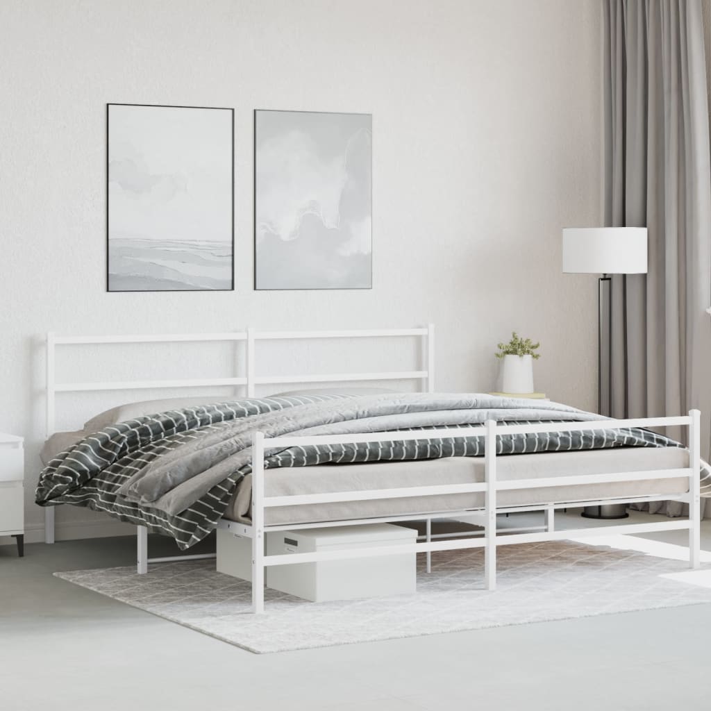 Sengeramme i metall med hode- og fotgavl hvit 183x213 cm
