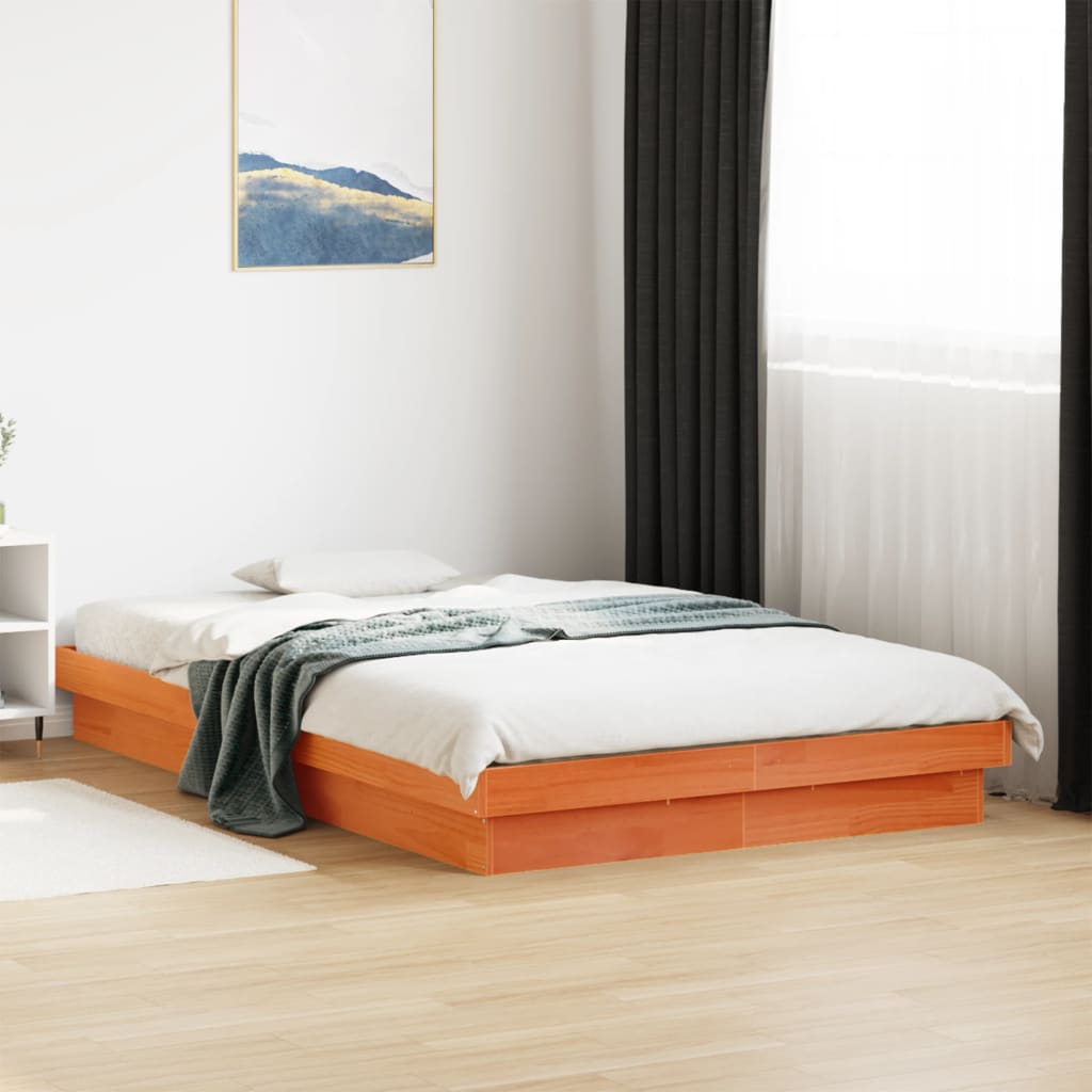 LED-sengeramme voksbrun 135x190 cm heltre furu
